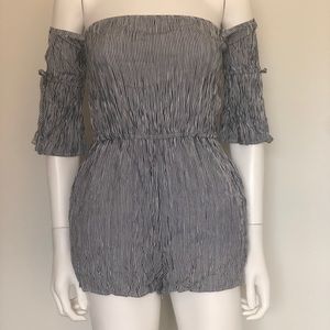 American Eagle White/ Blue Stripped Romper Size XS